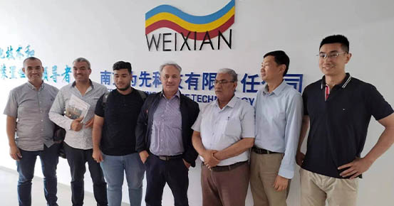Weixian dá as boas-vindas ao primeiro grupo de clientes do Noroeste de África